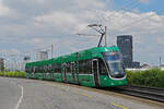 Be 6/8 Flexity 5010, auf der wegen einer Grossbaustelle zwischen Hardstrasse und Pratteln umgeleiteten Linie 14, fährt am 24.06.2024 zur Endstation M-Parc.