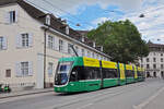 Be 6/8 Flexity 5008, auf der Linie 3, fährt am 22.07.2024 den Steinenberg hinunter zur Haltestelle Barfüsserplatz.