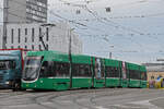 Be 6/8 Flexity 5036, auf der wegen einer Grossbaustelle zwischen Hardstrasse und Pratteln umgeleiteten Linie 14, überquert am 17.06.2024 die Münchensteinerbrücke. Aufnahme Basel.