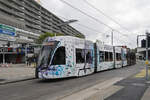 Be 6/8 Flexity 5011 mit der Werbung für Pferde Anlässe in Basel, verlässt am 05.10.2024 die Haltestelle St.