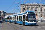 Be 5/6 Cobra 3035, auf der Linie 14, fährt am 12.04.2024 zur Haltestelle beim Bahnhof Zürich.