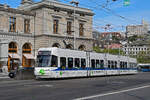 Be 5/6 Cobra 3073 der Glattal Bahn, auf der Linie 10, fährt am 12.04.2024 zur Haltestelle beim Bahnhofplatz in Zürich.