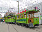 Am 17. und 18.06.2011 findet das Eröffnungsfest vom Erweiterungsbau des Depots Wiesenplatz statt. Natürlich waren auch viele Oldtimer für Publikumsfahrten in der Stadt unterwegs. Hier steht der Ce2/2 126 zusammen mit dem C2 309 auf dem Hof des Depots Wiesenplatz. Aufnahme Basel.