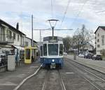 Linie 7 Wagennummer 2042  Altstetten  an der Haltestelle Mattenhof.