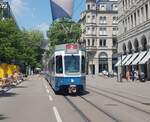 Linie 2 Wagennummer 2041  Hottingen  in der Bahnhofstrasse kurz vor der Haltestelle Bürkliplatz.