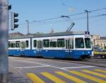 Linie 9 Wagennummer 2019 auf der Quaibrücke.