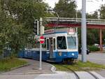 Linie 15 Wagennummer 2044  Wollishofen  an der Endhaltestelle Bucheggplatz. Datum: 24. 9. 2021