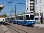 Linie 7 Wagennummer 2021  Albisrieden  beim Bahnhof Stettbach.