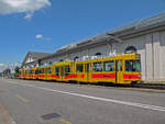 Doppeltraktion, mit dem Be 4/8 205 und dem Be 4/6 225,auf der Linie 10, fährt am 02.07.2011 zur Haltestelle Dreispitz.