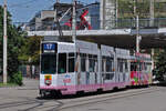 Be 4/8 247 mit der Werbung für Evian Mineralwasser, zusammen mit dem B4 1318 mit der U-Abo Werbung, auf der Linie 17, fährt am 16.06.2012 zur Haltestelle ZOO Basel.