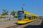 Be 6/10 Tango 181, auf der Linie 10, fährt am 15.07.2024 bei der Haltestelle M-Parc ein.