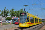 Be 6/10 Tango 175, auf der Linie 11, fährt am 15.07.2024 bei der Haltestelle M-Parc ein.