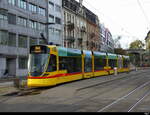 BLT - Tram Be 6/10 176 bei der Haltestelle Heuwaage in Basel am 2024.10.13