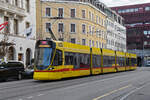 Be 6/10 Tango 155, auf der Linie 11, fährt am 18.12.2024 zur Haltestelle am Bahnhof SBB. Aufnahme Basel.