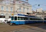 Linie 13 Wagennummer 2074 beim Hauptbahnhof.