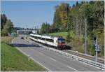 An praktisch der selben Stelle ist der TPF RABe 560 269-3 (94 85 7 560 269-3 CH-SBB) als Regio Express RE 4046 von Bulle nach Broc Fabrique unterwegs.