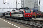 Das SBB Infrastruktur Diagnosefahrzeug XTmass 99 85 9 160 001-5 mit Anhängewagen bei Herzogenbuchsee am 16. Dezember 2020.
Foto: Walter Ruetsch