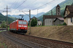 SBB/DB: Ein Doppelpaket der BR 185 mit einem Güterzug bei Giornico auf der Fahrt in den Süden am 28. Juli 2016. An der Spitze dieses Zuges war die 185 109- eingereiht.
Foto: Walter Ruetsch