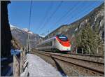 Natürlich habe ich auch genre die zwischenzeitlich auf der Gotthardachse dominierenden RABe 501  Giruno  fotografiert; mögen sie auch dominierend sein, auf der  Gotthard Panoramastrecke  sind sie doch nicht alltäglich: Infolge geplanter Wartungsarbeiten im Gotthard Basis Tunnel verkehren die meisten IC/EC vom 13. Jan. bis 24. Jan. 2025 von Montags bis Freitags via Göschenen - Airolo. 

Nachdem in Airolo schon am Mittag die Sonne hinter den Bergen verschwand, zeigte sich in Göschenen passend ab dem Mittag. Das Bild entstand in der Nähe des Einfahrtsignal von Göschenen und zeigt die beiden SBB RABe 501 016  Glarus  an der Spitze und 501 008  Monte Ceneri  am Schluss als IC 21 10671 auf der Fahrt von Basel SBB nach Lugano. 

21. Januar 2025