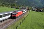 Die 460 118-3 mit einem IR bei Silenen am 13.06.2013