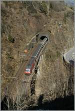 Den Mühle-Tunnel verlassend befindet sich der IR 2271 beretis auf der Unteren Meienreussbrücke.