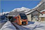 Nach Nebel und Schatten drei Winterbilder - so wie man sich den (Foto)-Winter vorstellt: In Airolo  vermögen die Sonnenstrahlen am späteren Vormittag über die hohen Berge für knapp drei Stunden bis ins Tal zu scheinen und dabei den ausfahrenden SOB RABe 526 217 in ein herrliches Licht zu tauchen. Der Treno Gottardo ist als IR 46 2413 von Zürich nach Locarno unterwegs. 

21. Januar 2025