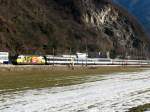 Re 460 053 mit IR bei Castione am 13.02.2010