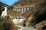 Ein bergfahrender ICN auf dem Pianotondo-Viadukt in der Biaschina; 10.12.2013