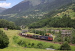 Re 620 087-7 und Re 420 330-3 mit einem KV Zug bei Quinto 24.6.16