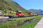 An der alten Ceneri-Strecke Bellinzona-Lugano (wird bald durch einen Basistunnel ersetzt): Am Scheitelpunkt am Ceneri zwischen Bellinzona und Lugano steht ein Bauzug mit interessanten Wagen; hinten