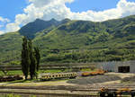 An der alten Ceneri-Strecke Bellinzona-Lugano in Mezzovico (wird bald durch einen Basistunnel ersetzt): Blick auf die Baustelle mit der neu entstehenden Strecke; die alte Ceneri-Linie steigt im