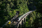 TILO FLIRT RABe 524 013 als S10 Chiasso - Bellinzona und ein südwärts fahrender UKV-Zug am 19. Juni 2020 auf dem Piantorino-Viadukt an der Ceneri-Nordrampe.