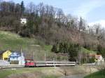 Am Rheintaler Binnenkanal kurz vor Au SG fhrt der „RHEINTAL-EXPRESS“ RE 3817 von St. Gallen kommend nach Chur.