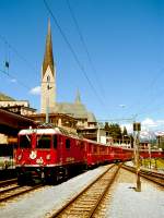 RhB Schnellzug 45 von Landquart nach Davos Platz am 20.06.1999 Einfahrt Davos Platz mit E-Lok Ge 4/4 II 618 - AB 1526 - D 4222 - A 1227 - B 2444 - B 2349 - B 2317.

