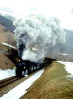 RhB DAMPFZUG fr GRAUBNDEN TOURS 3239 von Landquart nach Disentis 26.01.1997 bei Trun mit Dampflok G 4/5 107 - B 2060 - B 2247 - D 4052I - B 2246.
