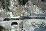 RhB Dampfzug 3253 von Landquart nach Ilanz am 25.04.1999 bei der Hochwassermarke zwischen Reichenau und Trin mit Dampflok G 3/4 1 - A 1102 - B 2060 - C 2012 - D 4052II.