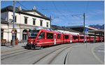 R1437 mit Allegra ABe 8/12 3505 auf dem Churer Bahnhofplatz. (11.04.2016)
