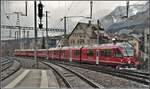 R1453 mit ABe 8/12 3501 macht sich in Chur bereit zur Fahrt nach Arosa. (10.12.2018)