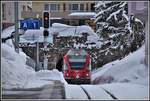 ABe 8/12 3505 wechselt in Arosa für die Talfahrt auf die andere Zugseite. Der Beginn des Gefälles ist am Eingang des Arosatunnels besonders eindrücklich. (18.03.2019)