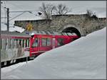 Der ABe 8/12 3506 verschwindet im Arosatunnel.