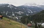 Noch einmal der ABe 8/12 3512 am 31.03.2022 auf dem Weg nach Arosa, diesmal einige Minuten später auf dem Langwieser Viadukt. Im Vordergrund die von ihm kurz zuvor befahrene Strecke der Arosabahn.