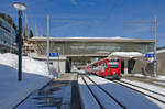 Dienstag den 19.03.2024 um 13:23 Uhr in der Gemeinde Arosa am Bahnhof Arosa.