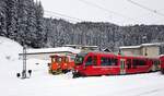 RhB_Chur-Arosa__Bt 52803 und Lok (Tm2/2)114 in Arosa.__23-02-2024