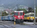 Ge 4/4 II 613  Domat/Ems  steht mit dem Arosaexpress am Bahnhof Chur.