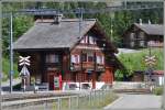 Einer der vorbildlich restaurierten Bahnhöfe der RhB, Langwies an der Arosalinie.