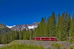 ABe 8/12 3502 verlässt Arosa mit einem R nach Chur.Bild vom 22.6.2016