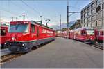 R1433 nach Arosa mit ABe 8/12 3508 neben der frischrevidierten Ge 4/4 III 644  Savognin  in Chur.(12.12.2016)