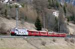 RhB - Regio-Express 1140 von St.Moritz nach Chur am 10.04.2008 Ausfahrt Bergn mit E-Lok Ge 4/4 III 650  