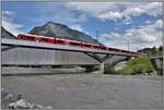 IR1140 mit ABe 8/12 3506 auf der Hinterrheinbrücke in Reichenau-Tamins.