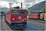 Ge 6/6 II 702  Curia  und 704  Davos  in Untervaz-Trimmis. (05.10.2016)